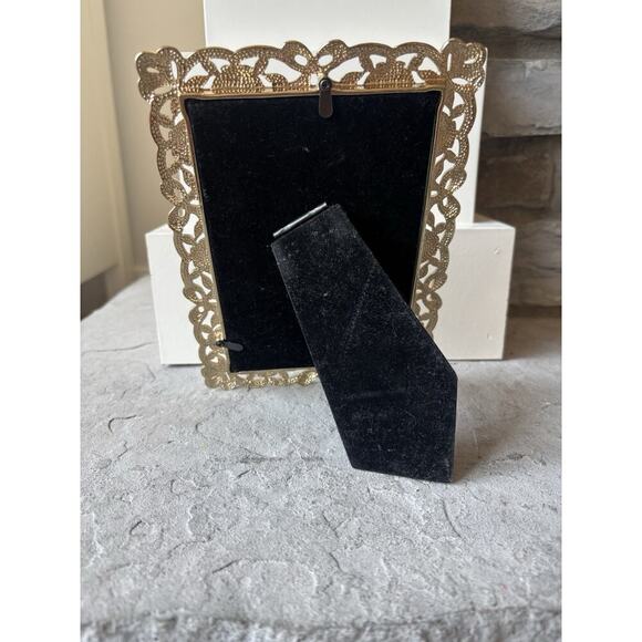 Rectangular Metal Bow Floral Desktop Picture Frame Table Top Home Decor 4 x 6" - Picture 3 of 5